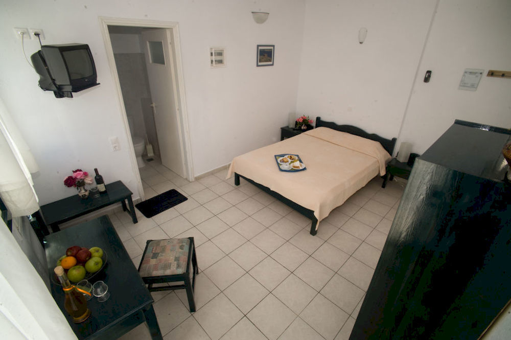 Aiolos Hotel Menites Exterior photo