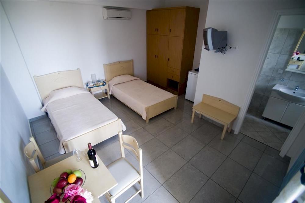 Aiolos Hotel Menites Exterior photo